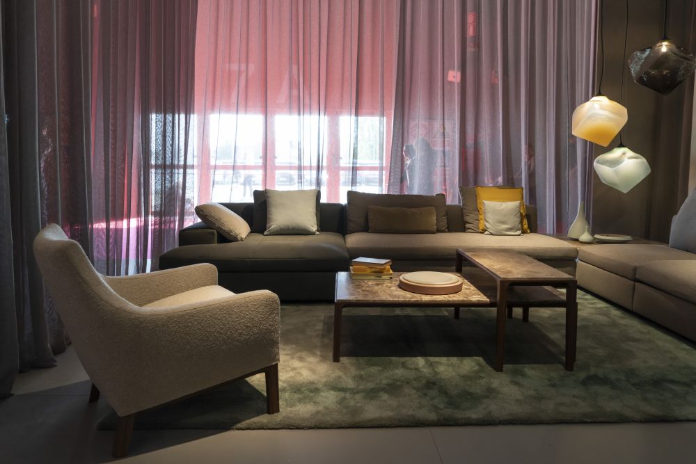 fresh pairings of sofas and coffee tables to enliven your living room 5d6a53fc27755 - جفت مبل راحتی و میزه قهوه برای زنده کردن اتاق نشیمن شما