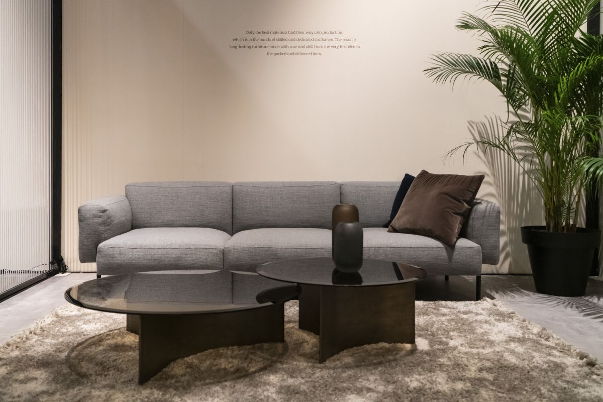 fresh pairings of sofas and coffee tables to enliven your living room 5d6a53fd6766b - جفت مبل راحتی و میزه قهوه برای زنده کردن اتاق نشیمن شما